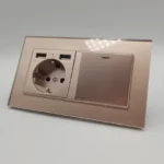 Interruptor de pared con Enchufe y 2 USB A Principal Oro